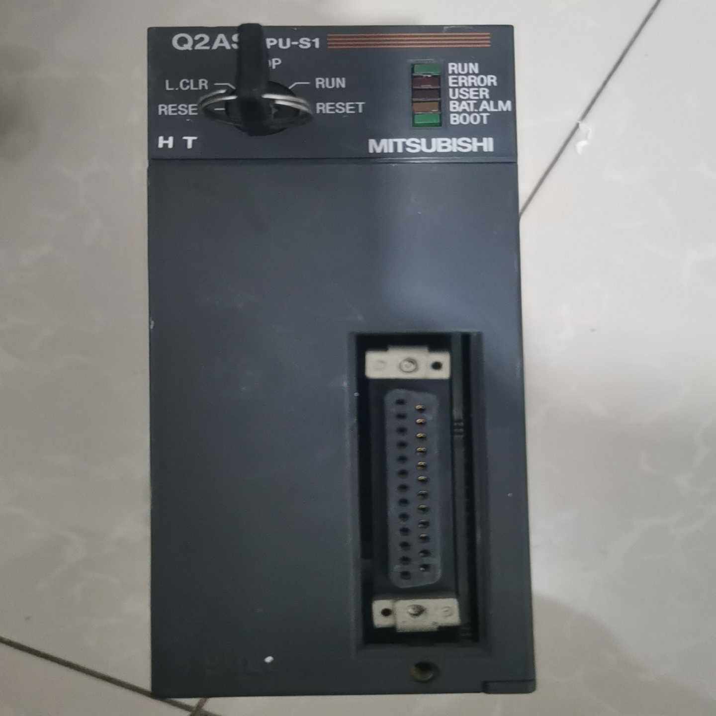 三菱Q2ASCPU-S2外观完好无破损，功能正常包正品。--议价商品