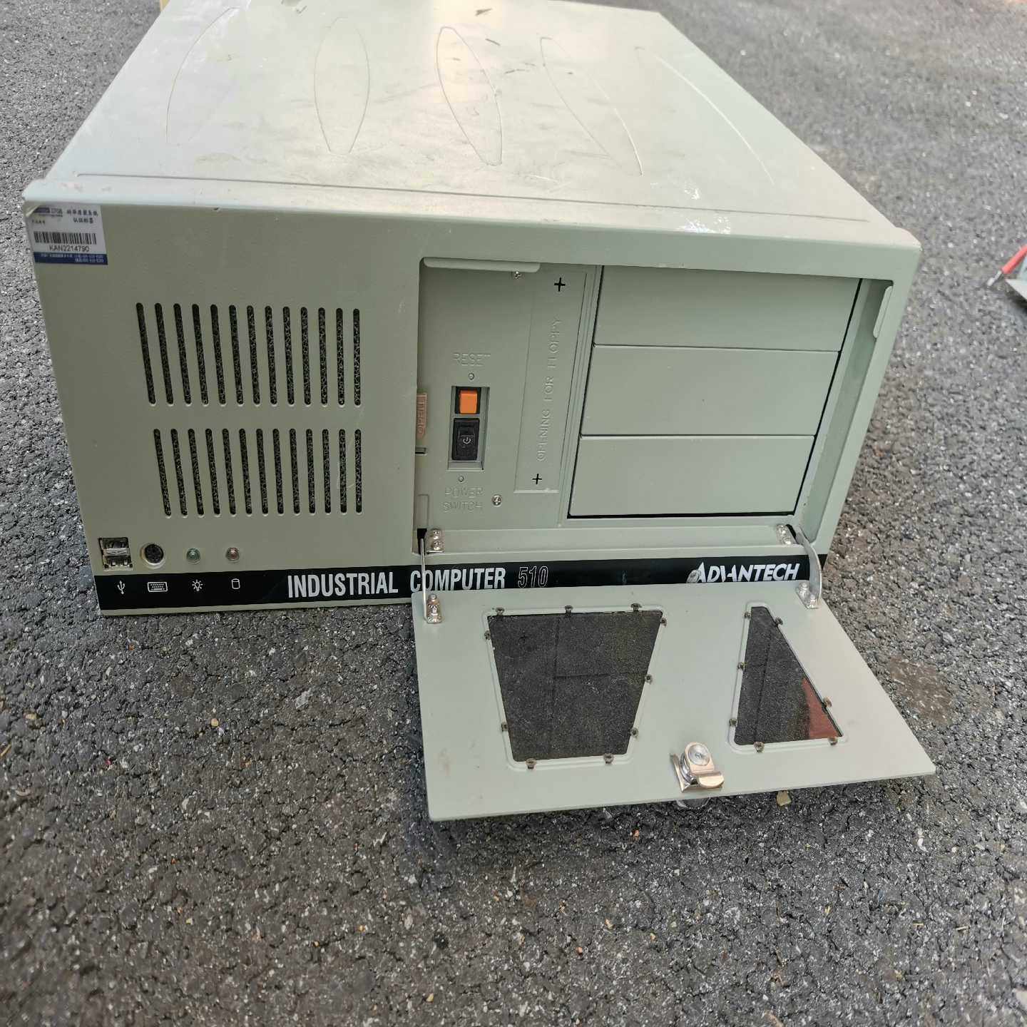 研华工控机一台i5 3代处理器 4G内存1T硬盘 带显卡议价