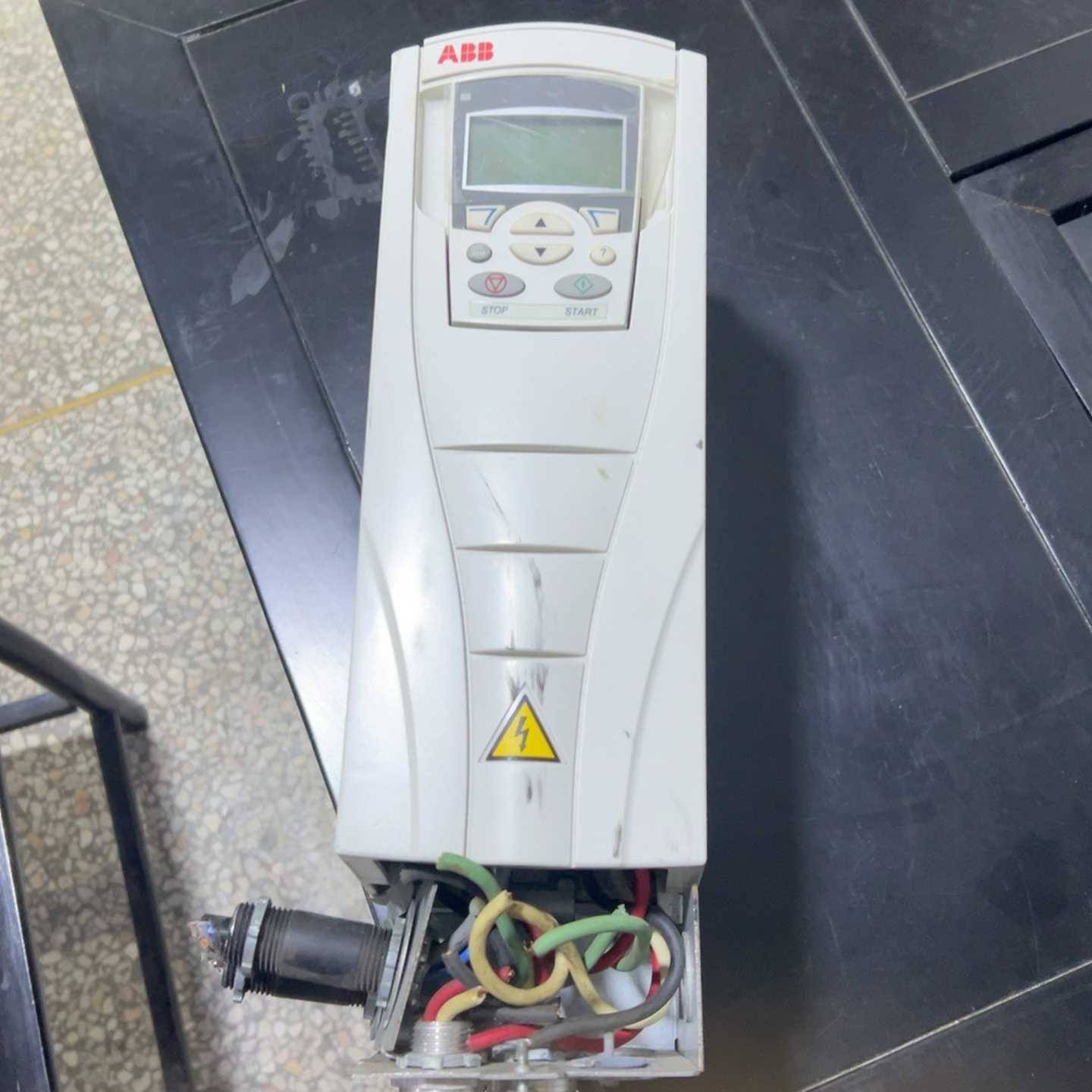 议价ABB变频器ACS550-U1-08A8-4，4千瓦，原装拆