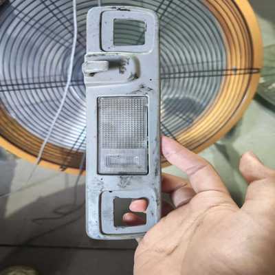 凯迪拉克SRX原装内饰灯板，带转向灯开关，原车拆件。外观成色--