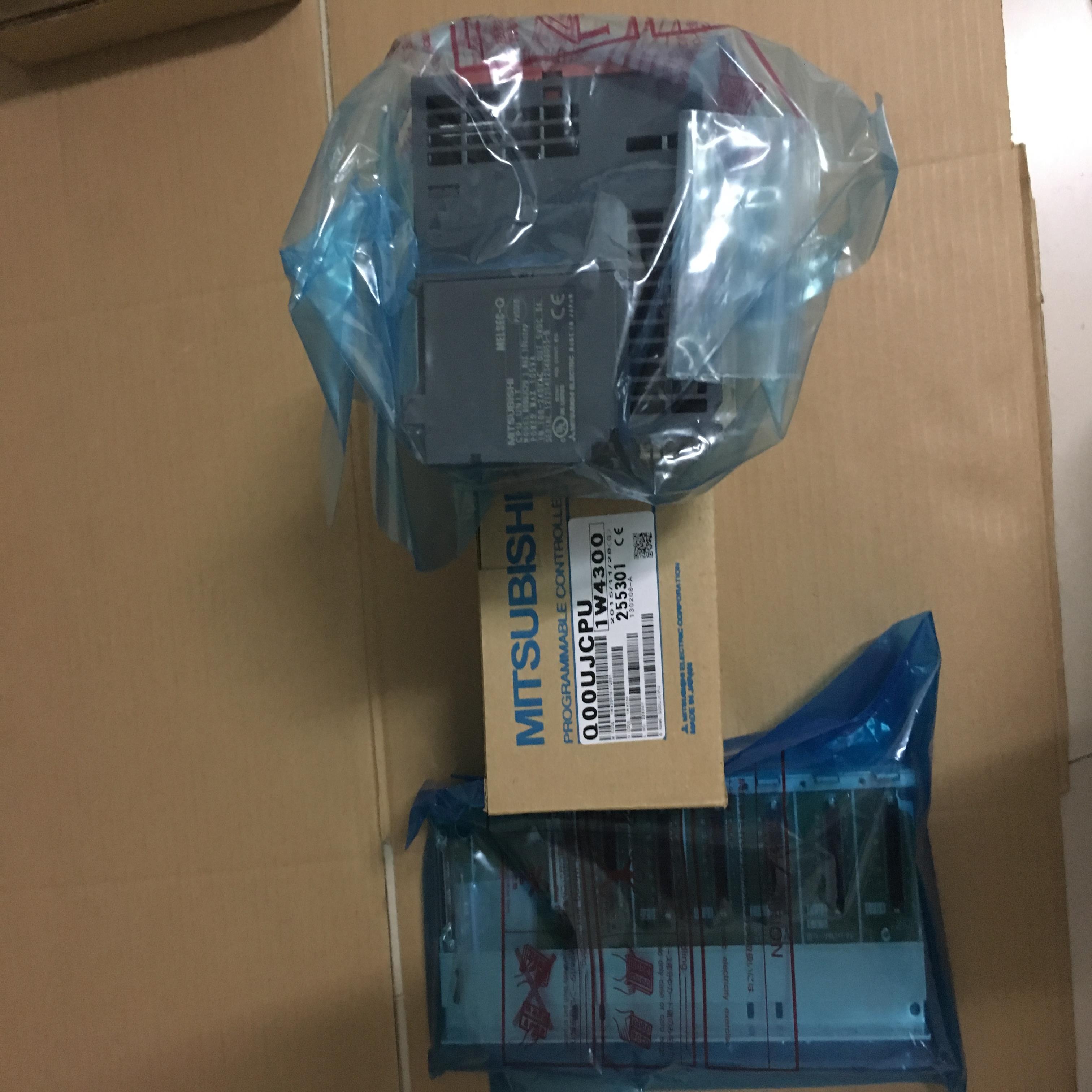 长期特价销售编程器Q12PHCPU