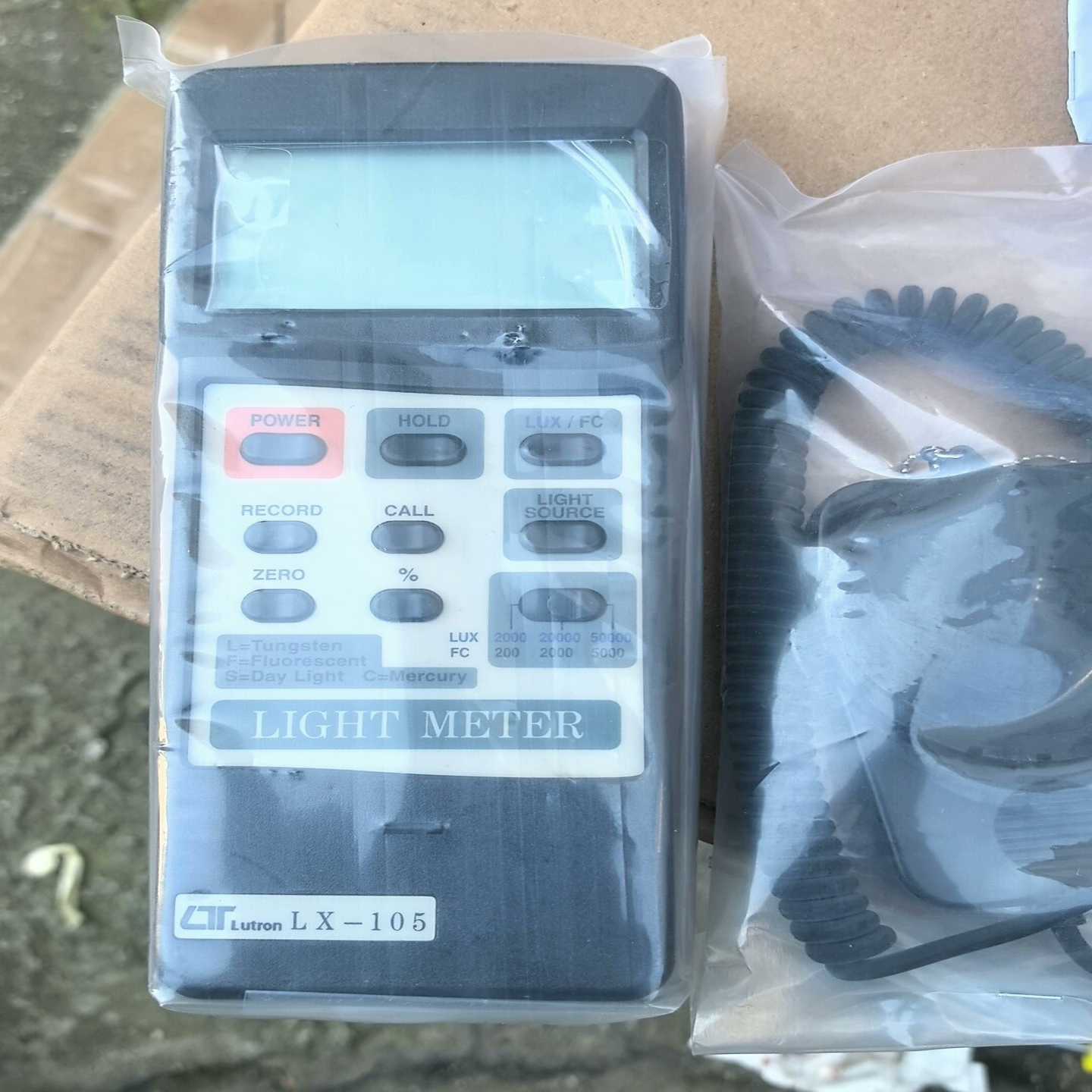 台湾路昌LX-105智慧型照度计LX105记忆式照度计数字询价