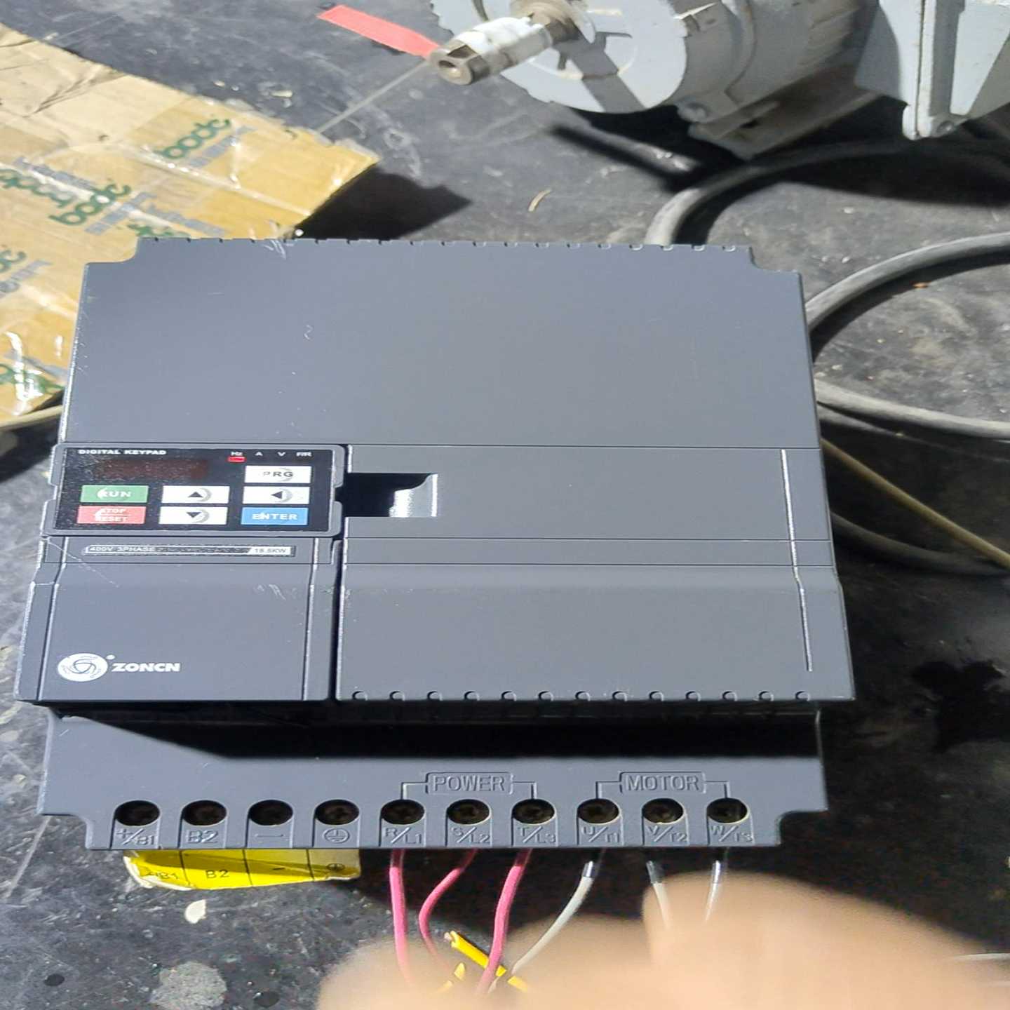 议价众辰变频器拆机的1台上海众辰Z2000系列矢量型变频器，