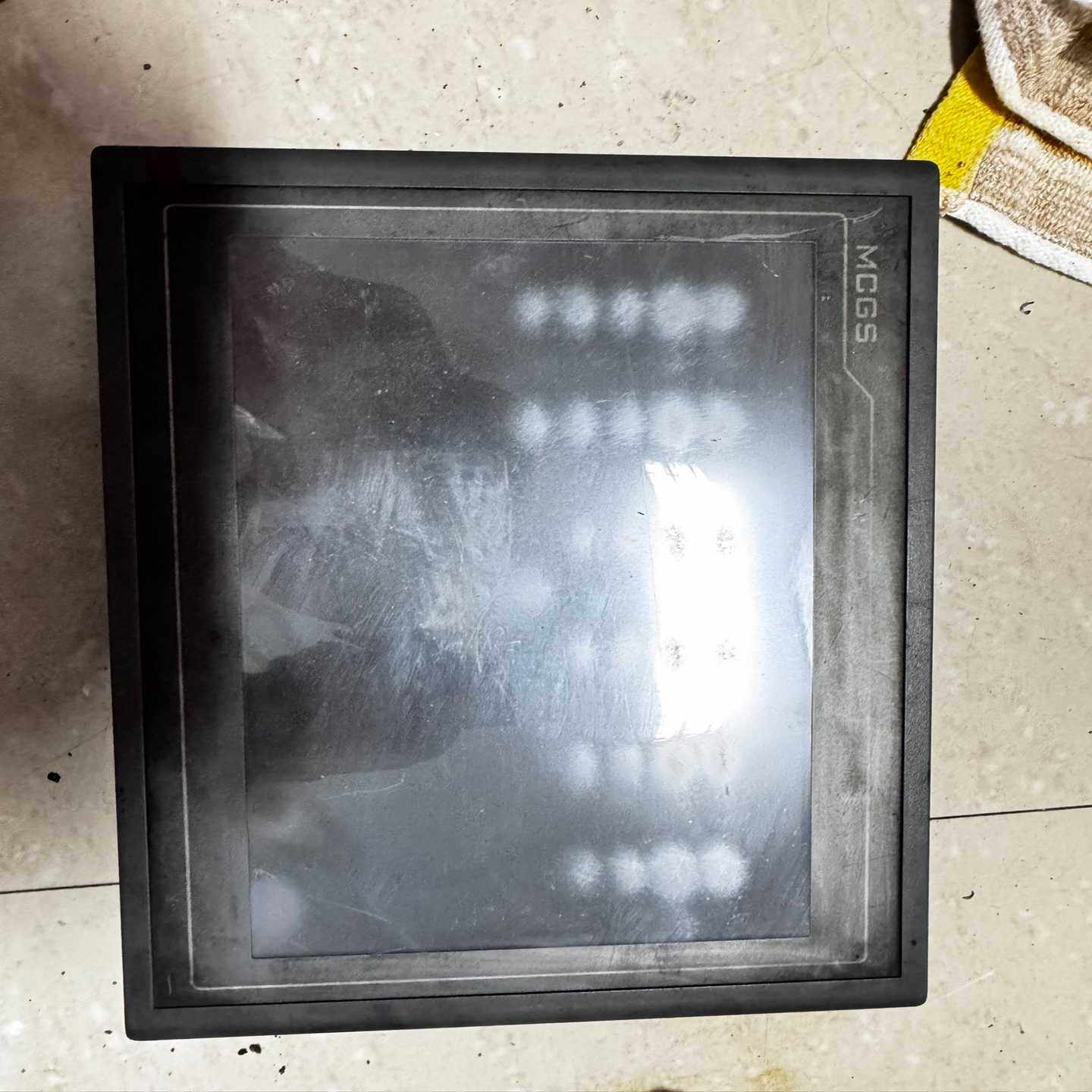 昆仑通态触摸屏TPC1062K，成色如图，功能完好。