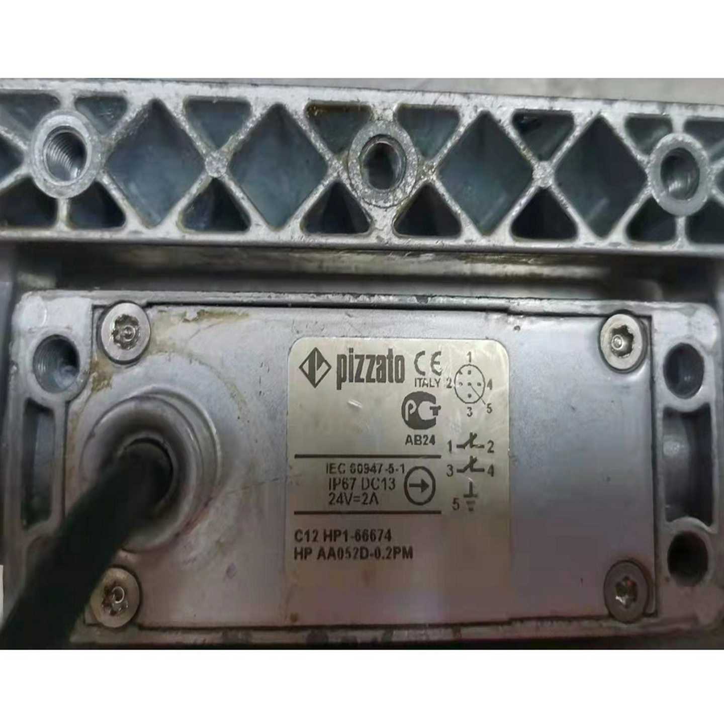 意大利pizzato皮U扎托行程开关FD502