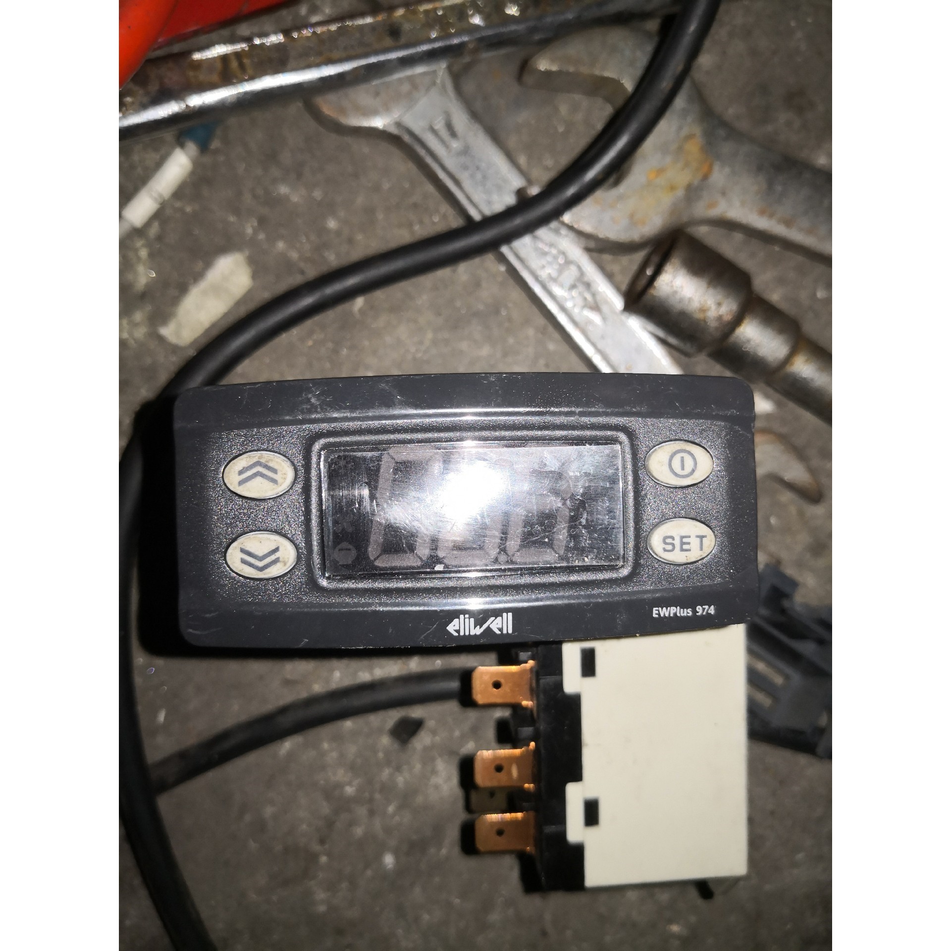 售前询价意大利EWPlus 974数字温控器几乎有需要联