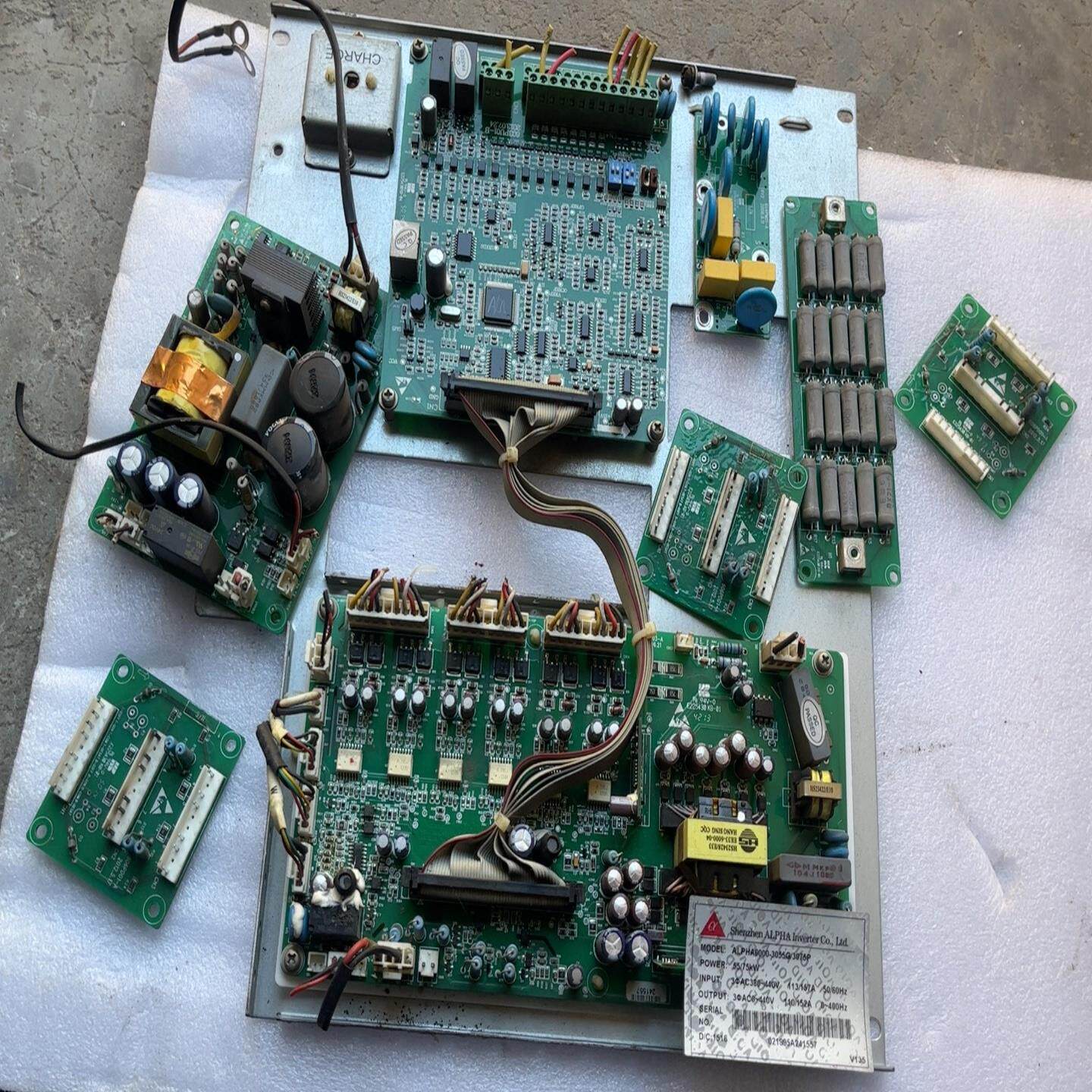 ALPHA6000-3055G/这个变频器上拆下来，一套，看（佳毅工控）