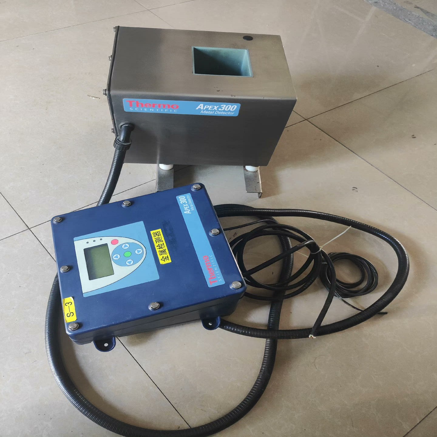 Thermo赛默飞APEX300金属探测器，实物图，（电子设备）