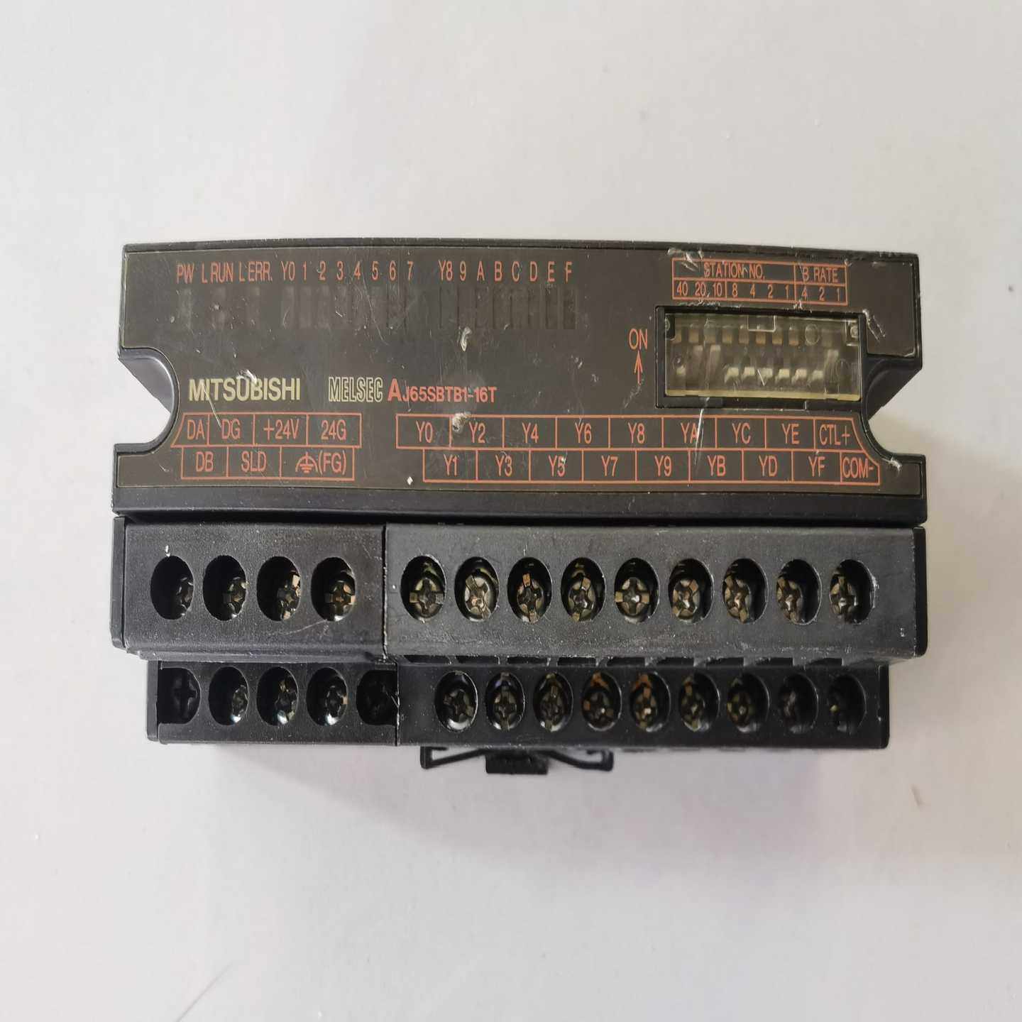 MOTSUBISHI三菱AJ65SBTB1-16TCCLi--议价商品