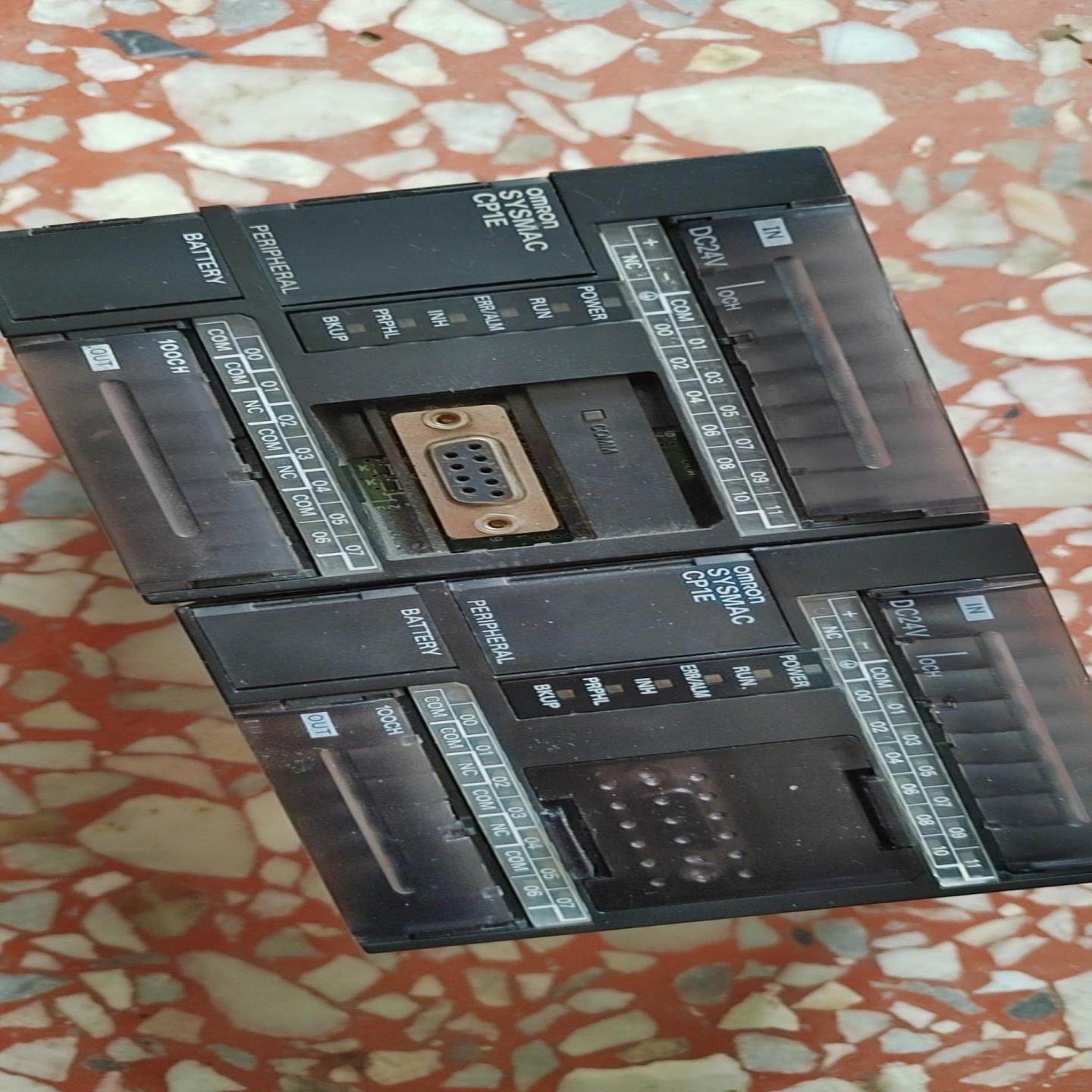 PLC，CP1E-N20DT。两台，成色可以（佳毅工控）