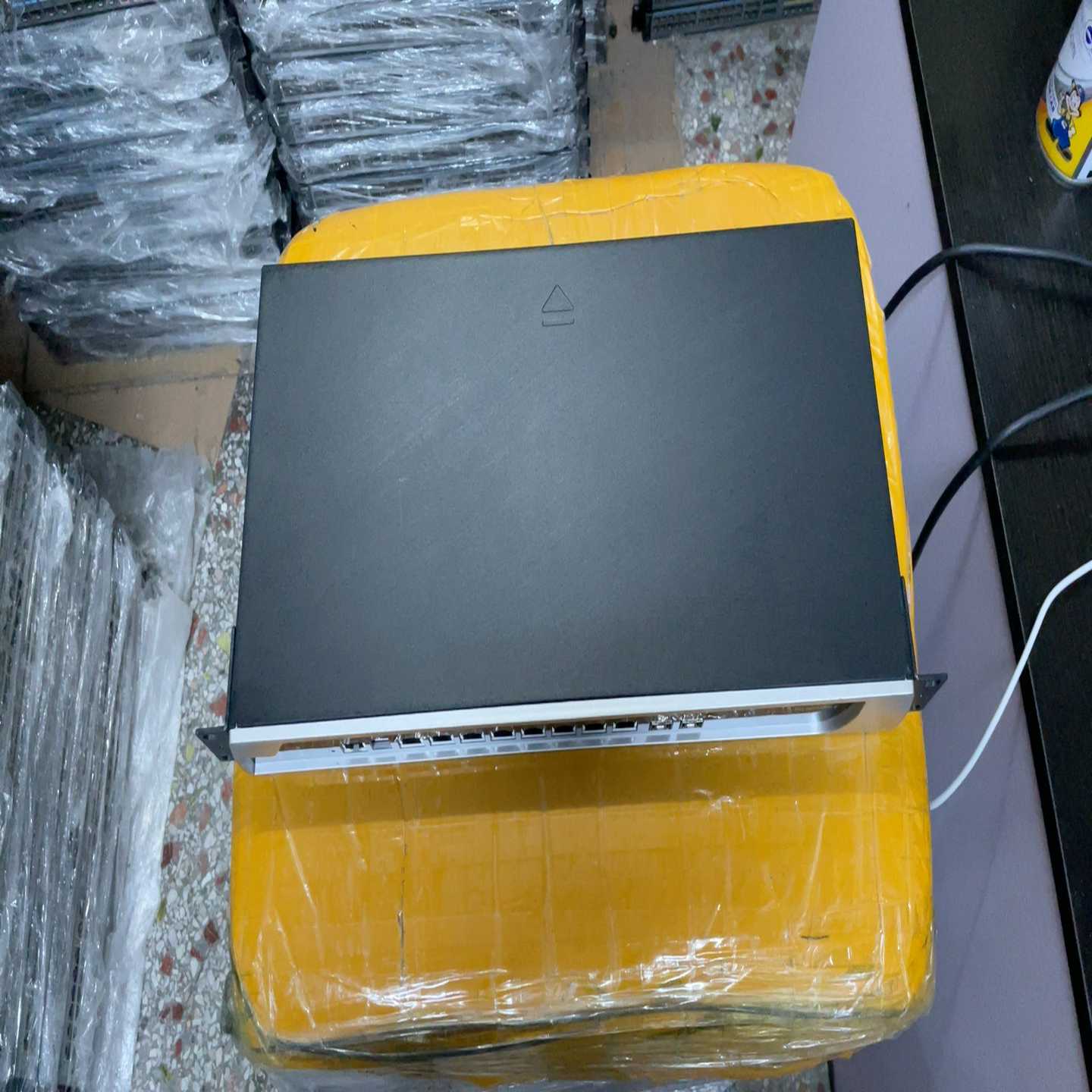 锐捷RG-NBR6205-E企业级路由器+8个千兆电口，2个