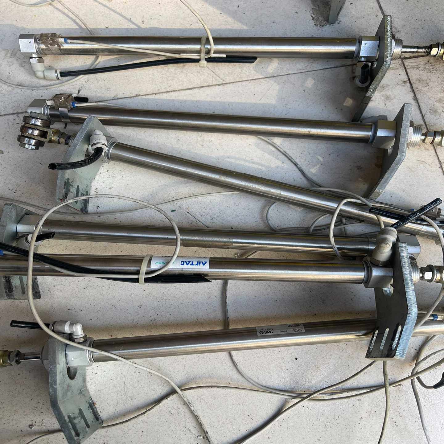 议价irtac亚德客气缸M20x250su有8