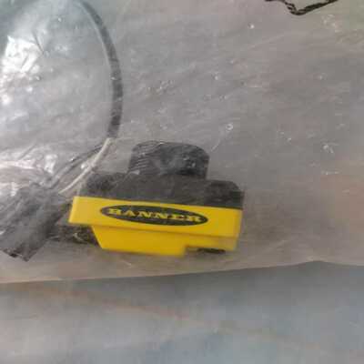 邦纳QS18VN6LLP-CNMW04激光传感器，全新未使用-议价