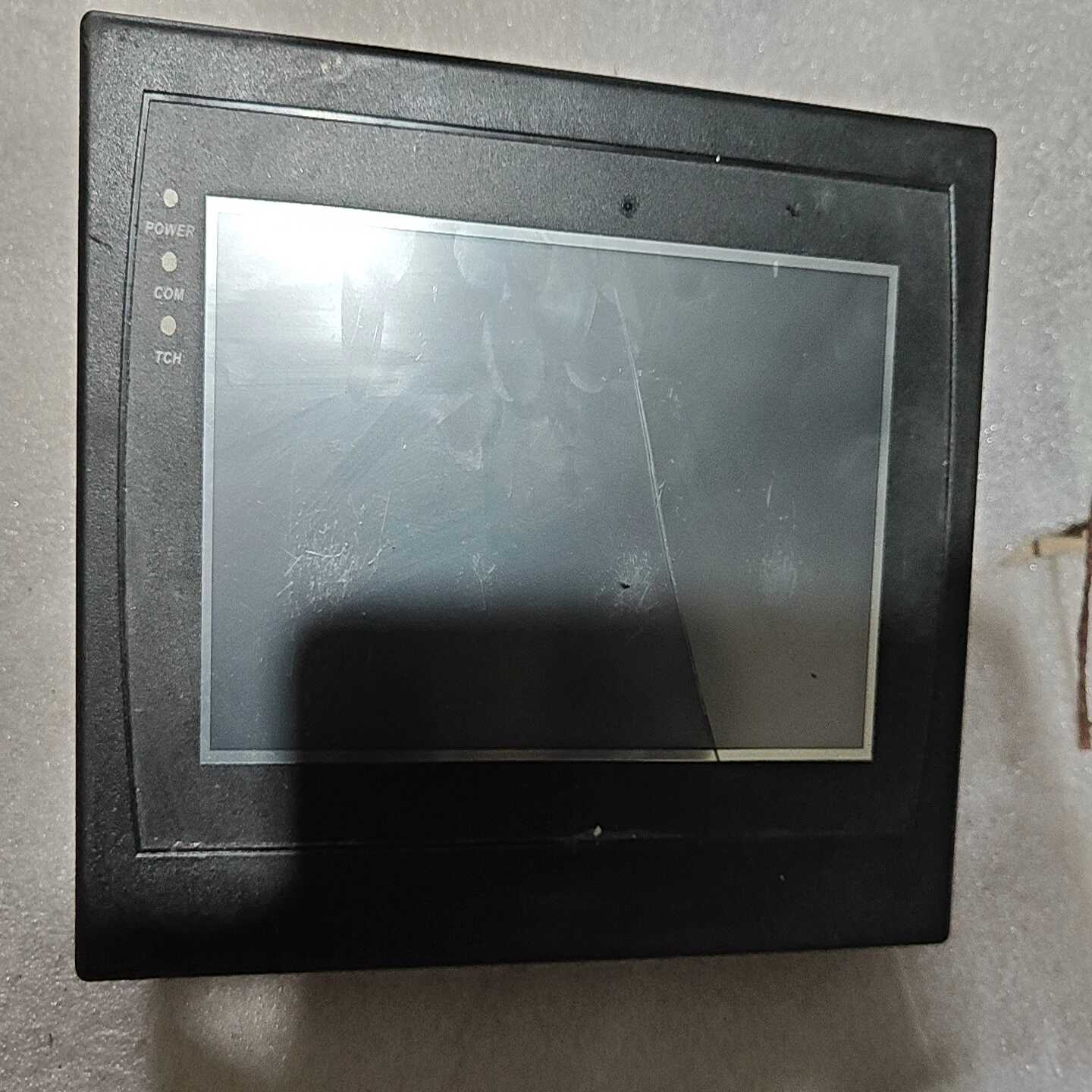 永宏触摸屏，ft-070st-t41r，成色如图，屏幕裂了一-议价