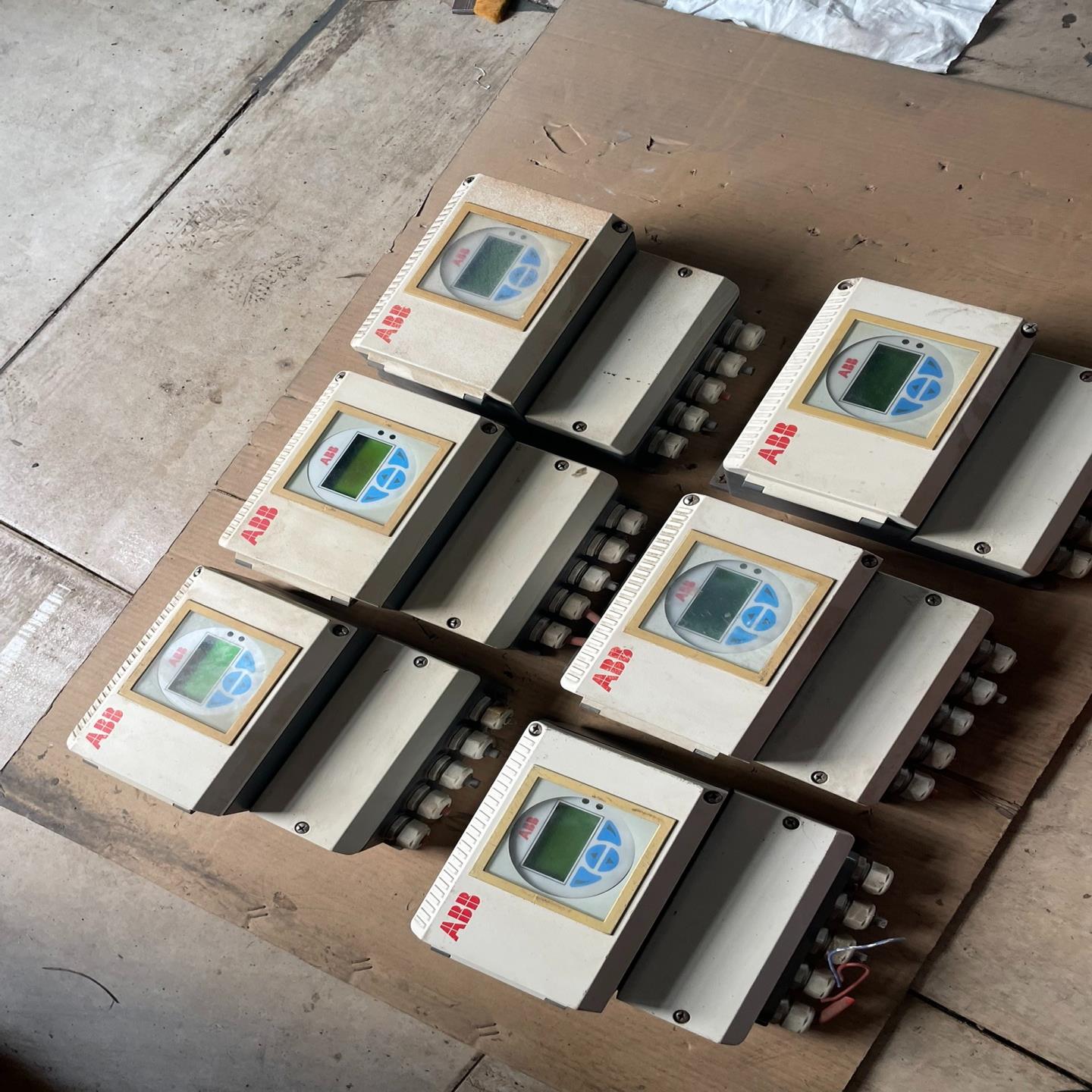 ABB电磁流量计转换器 MAG-XE      E4二手拆机