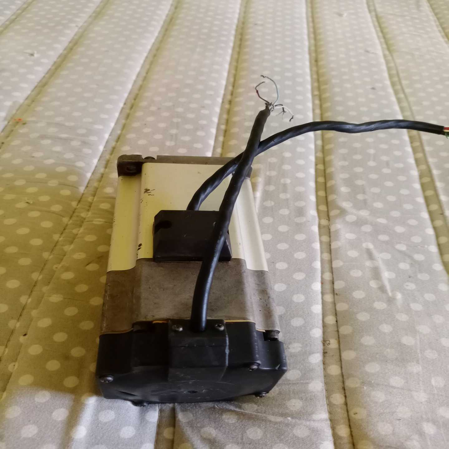 原装松下MHMJ082G1V伺服电机0.75KW现货一台，成--议价商品