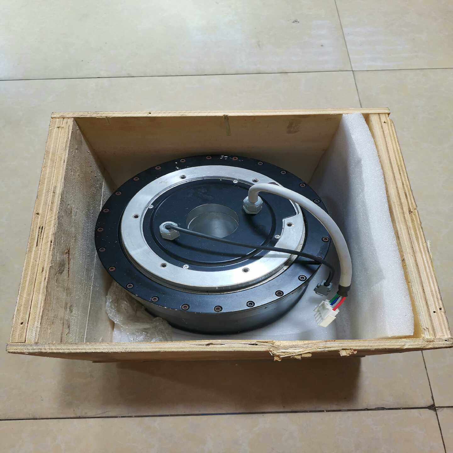 SGM7D-1AF7C52安川滴滴马达，成色如图，拍前询价