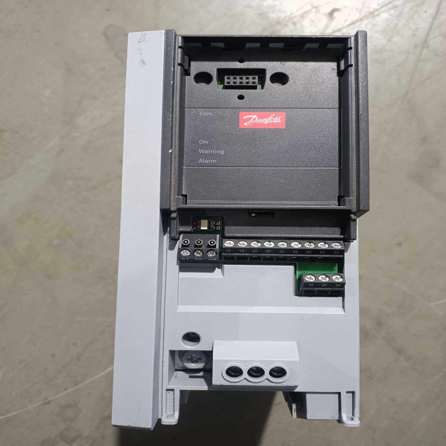 FC-111P3K0T4P20H4XXC丹佛斯变频器实物拍