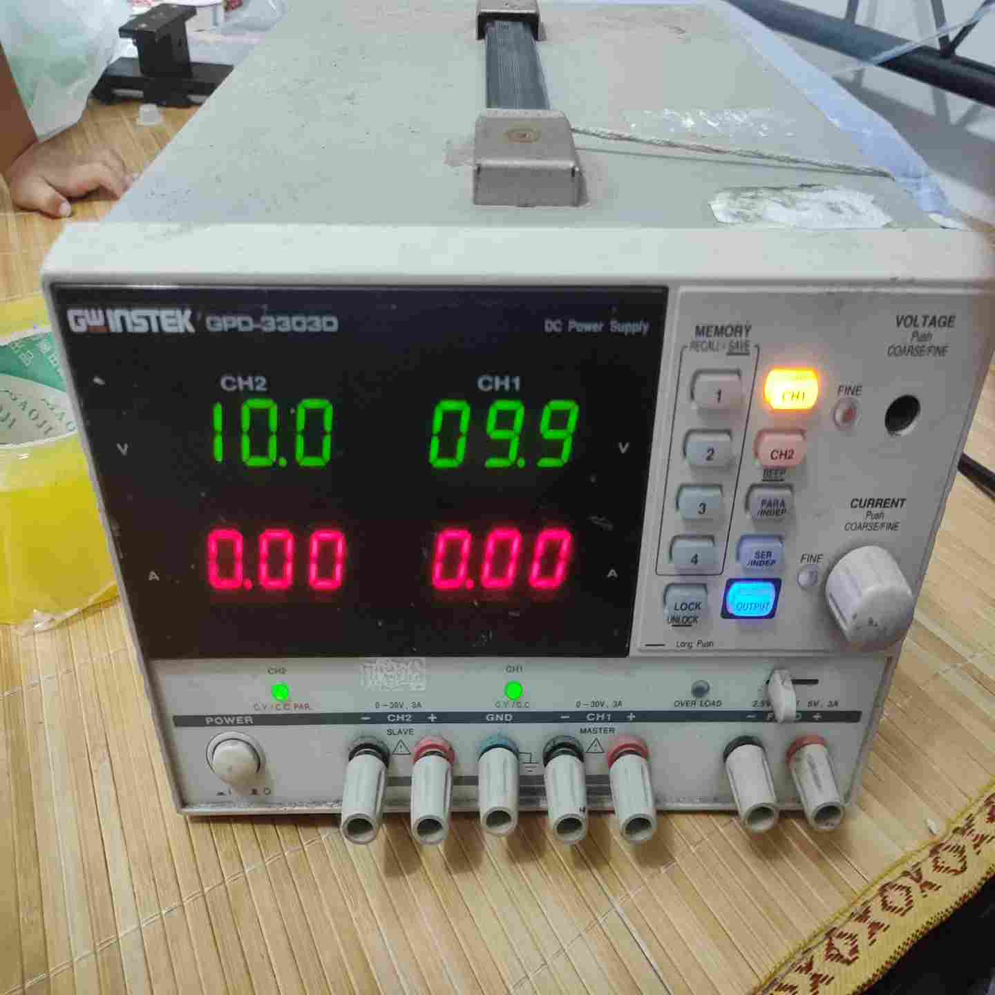 GWINSTEK固纬GPD-3303d三通道线性直流编程可--议价商品