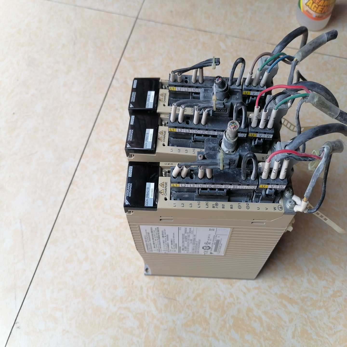 SGDV-2R8A01B002000 安川驱动器400W[浩蓉商户]