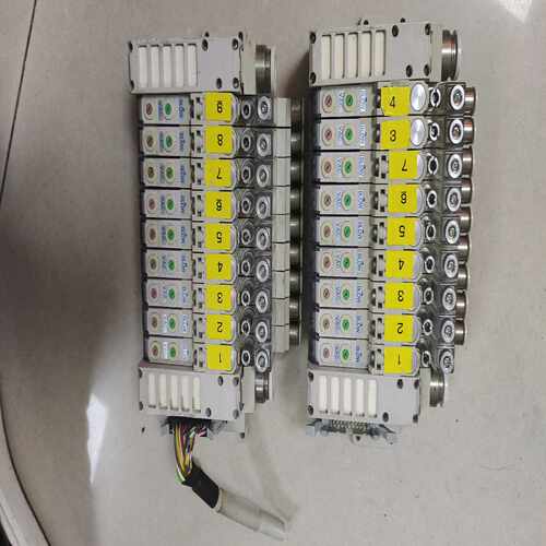 SUNTRONIX开关电源CSF15-24，实物图，200一~询价