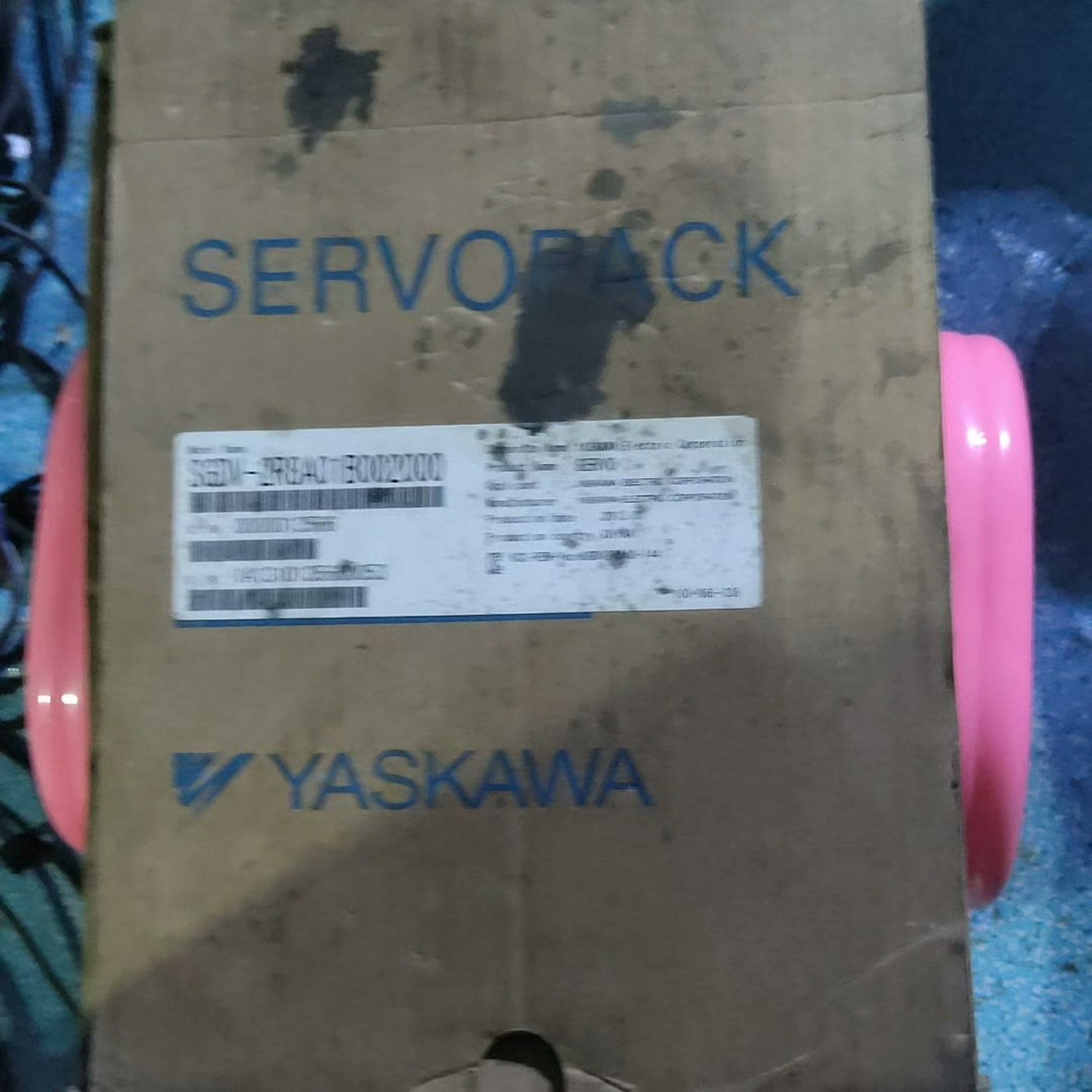 (询价)安川伺服驱动器，SGDV-2R8A01B002000，原