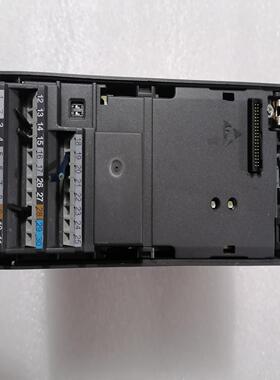 变频器一台 6SE6440-2AB13-7AA1(0.~询价