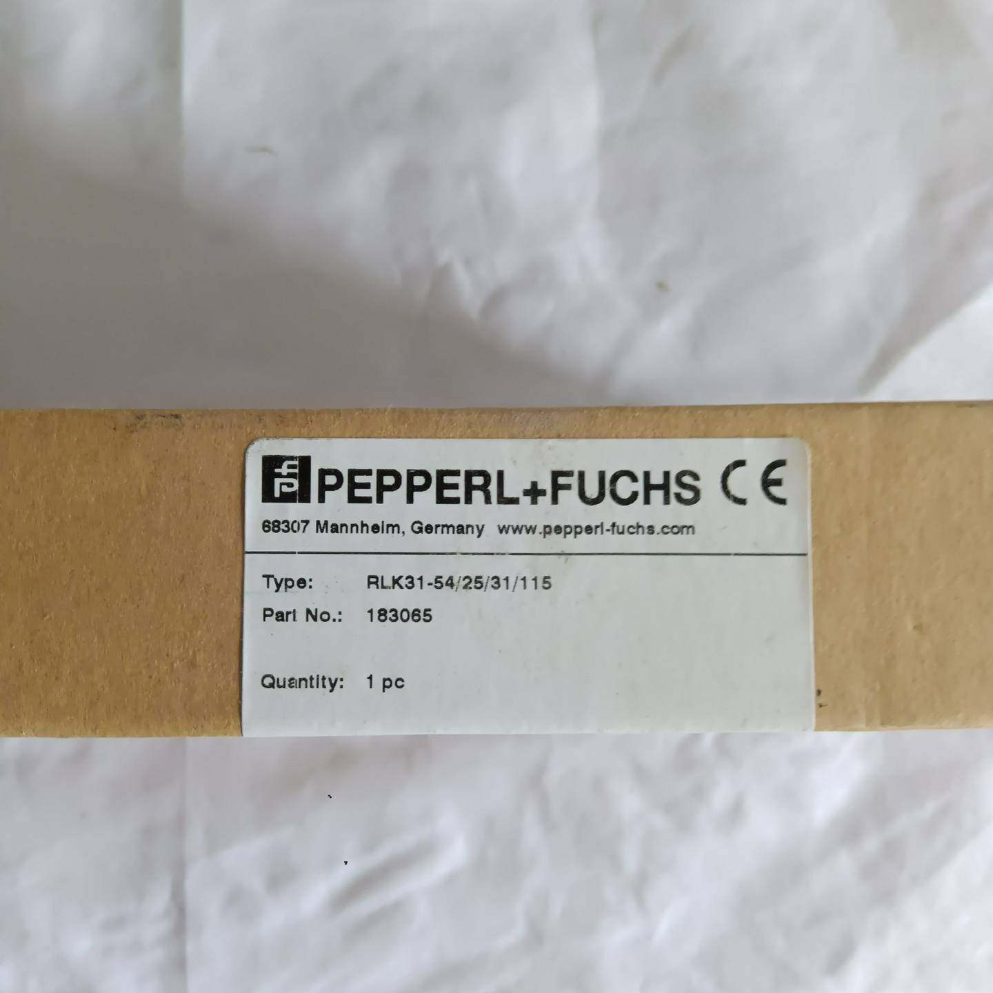 全新倍加福PEPPERL+FUCHS光电传感器，型号RLK3{议价}