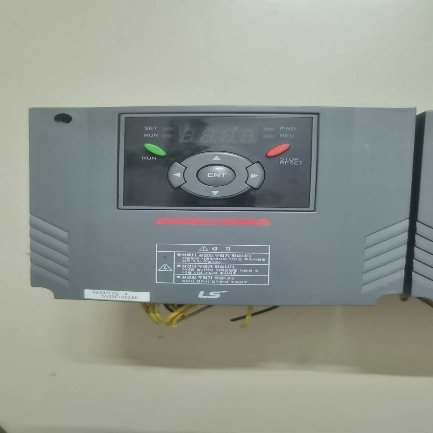 LS变频器 SV037FP5-4  3.7KW 380V一台~询价