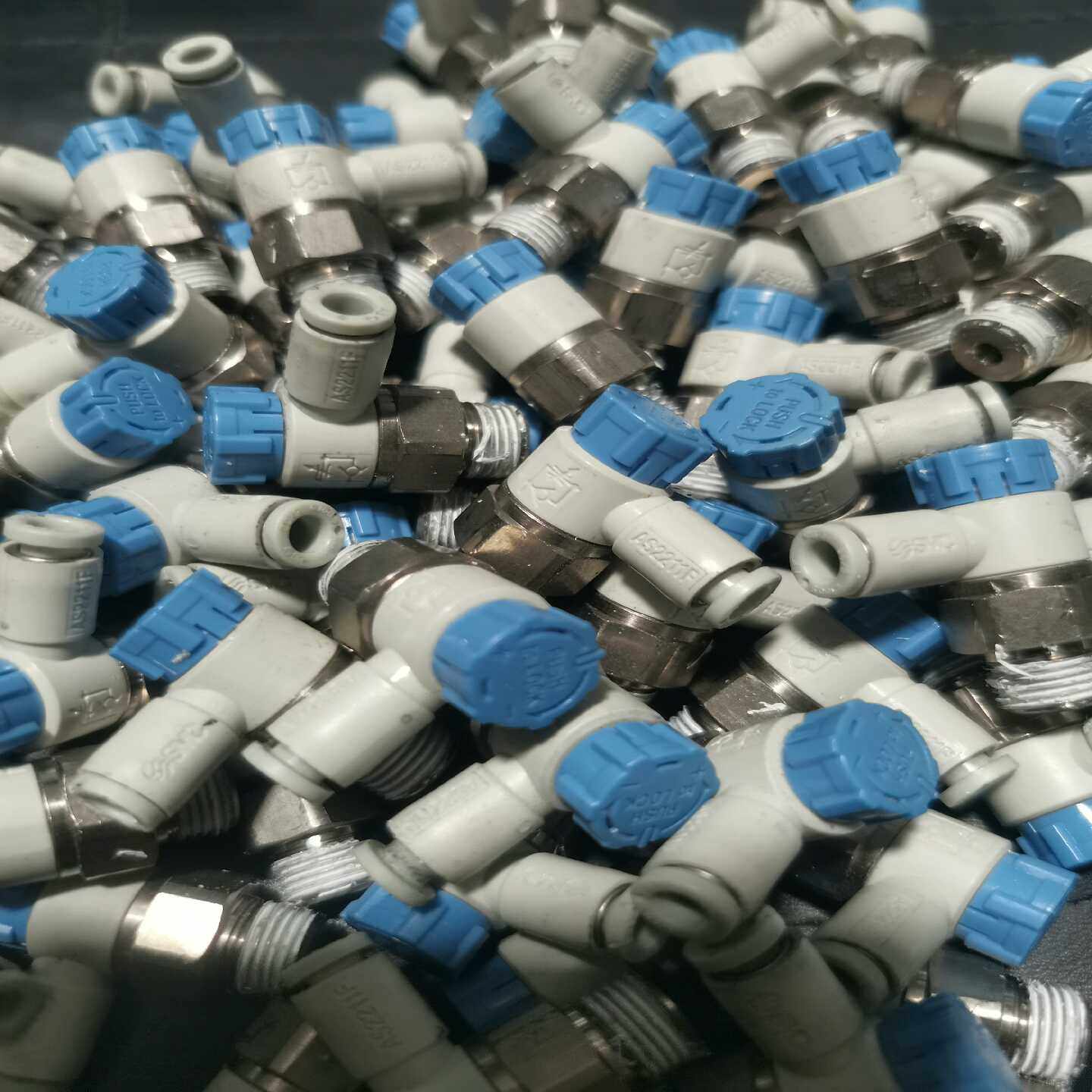 节流阀AS2211F-01-04SA成色新，