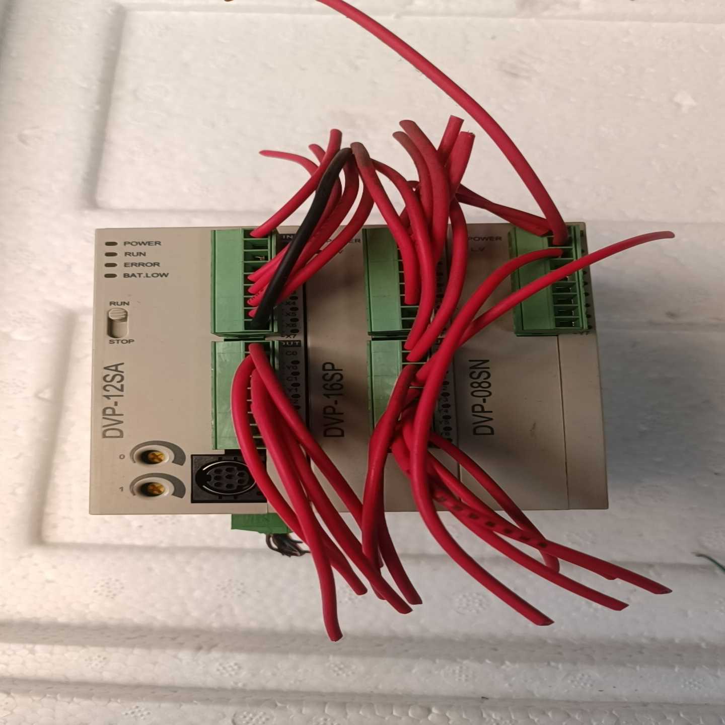 台达DVP12SA11R带个DVP-16SP11R，跟一个D【侨报商行】