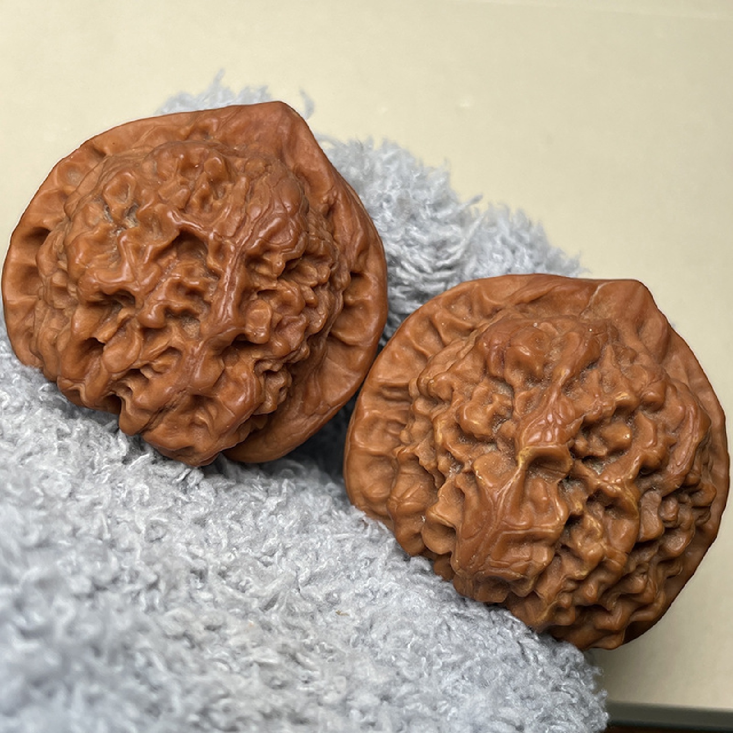 文玩核桃南疆石原皮嘎嘎硬机刷麻核桃成对随机批发