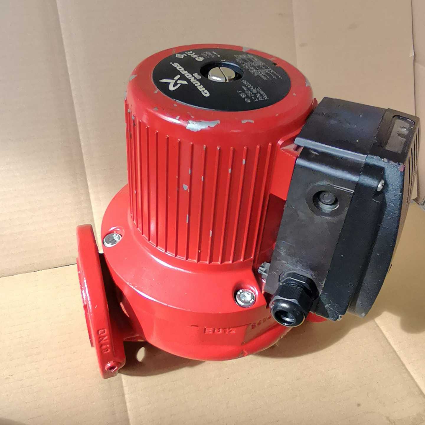 询价丹麦格兰富水泵UPS40-185F屏蔽泵热水地暖暖气循环