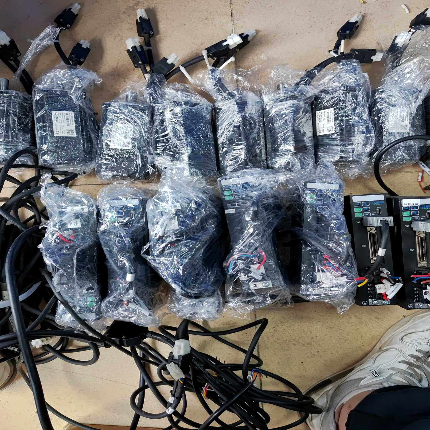 超川伺服电机400W，驱动型号CC-D3P040A2-B，电询价