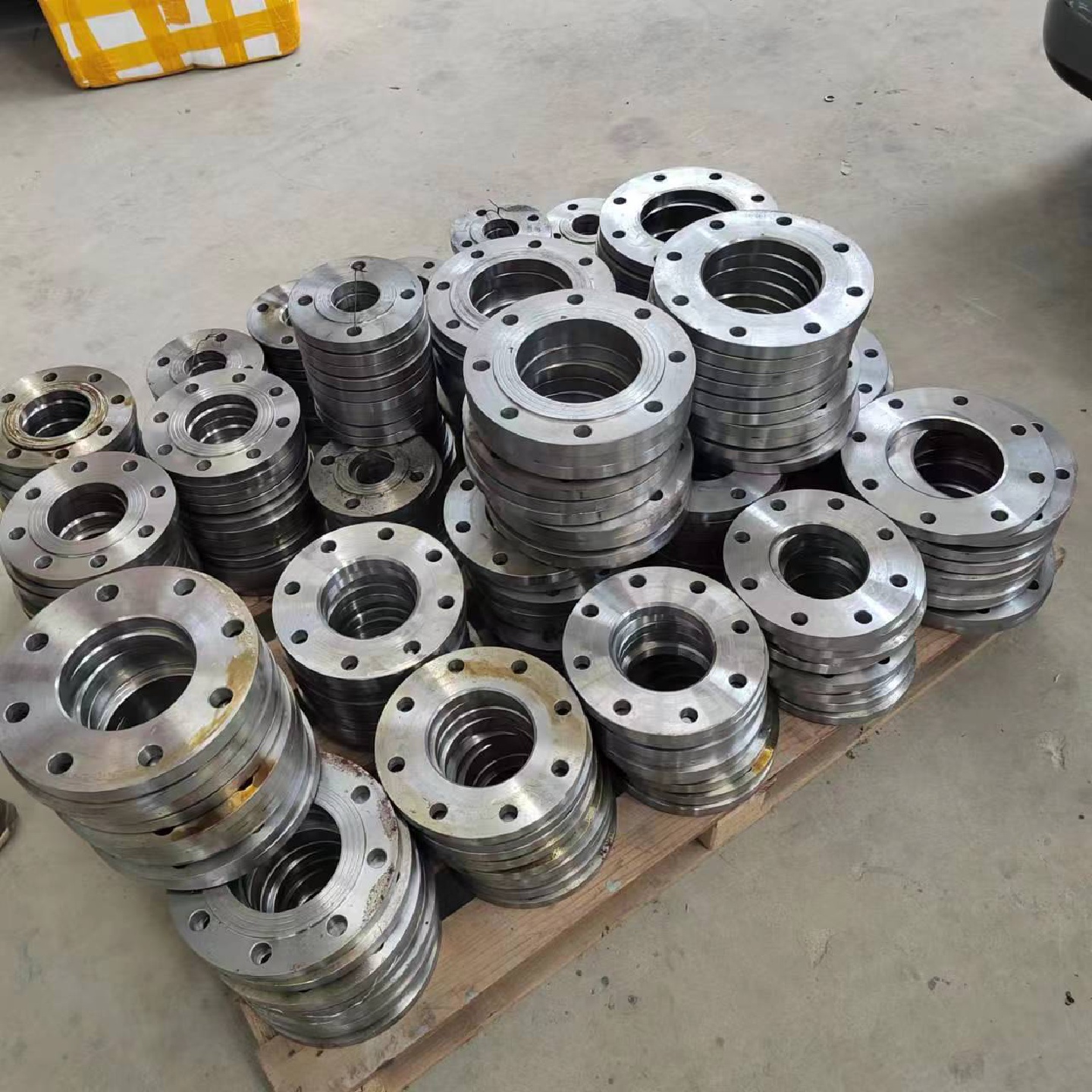 碳钢法兰平焊法兰国标日标10公斤法兰不锈钢带颈法兰16公斤法兰