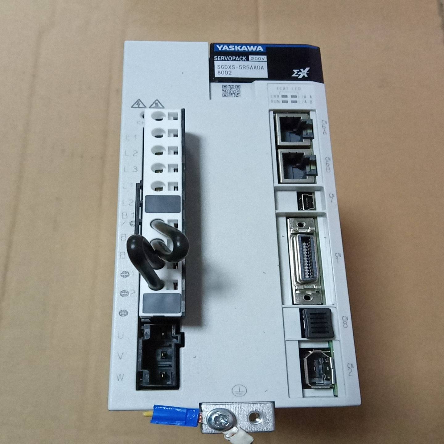 SGDXS-5R5AA0A8002，安川750W拆机驱动器！--议价商品