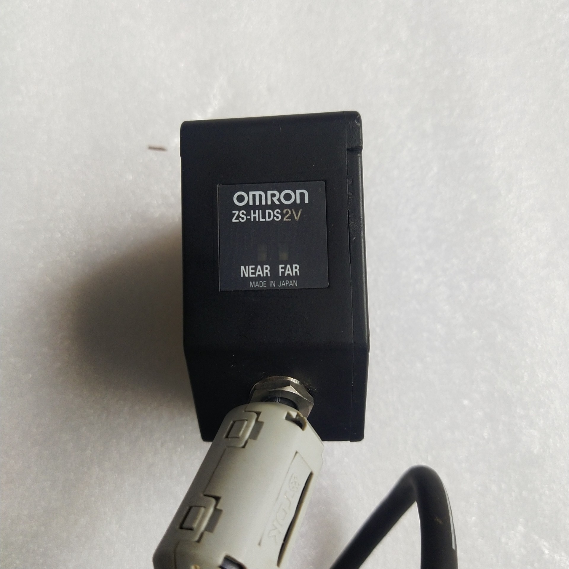 日本OMRON激光位移传感器ZS-HLDS2V进