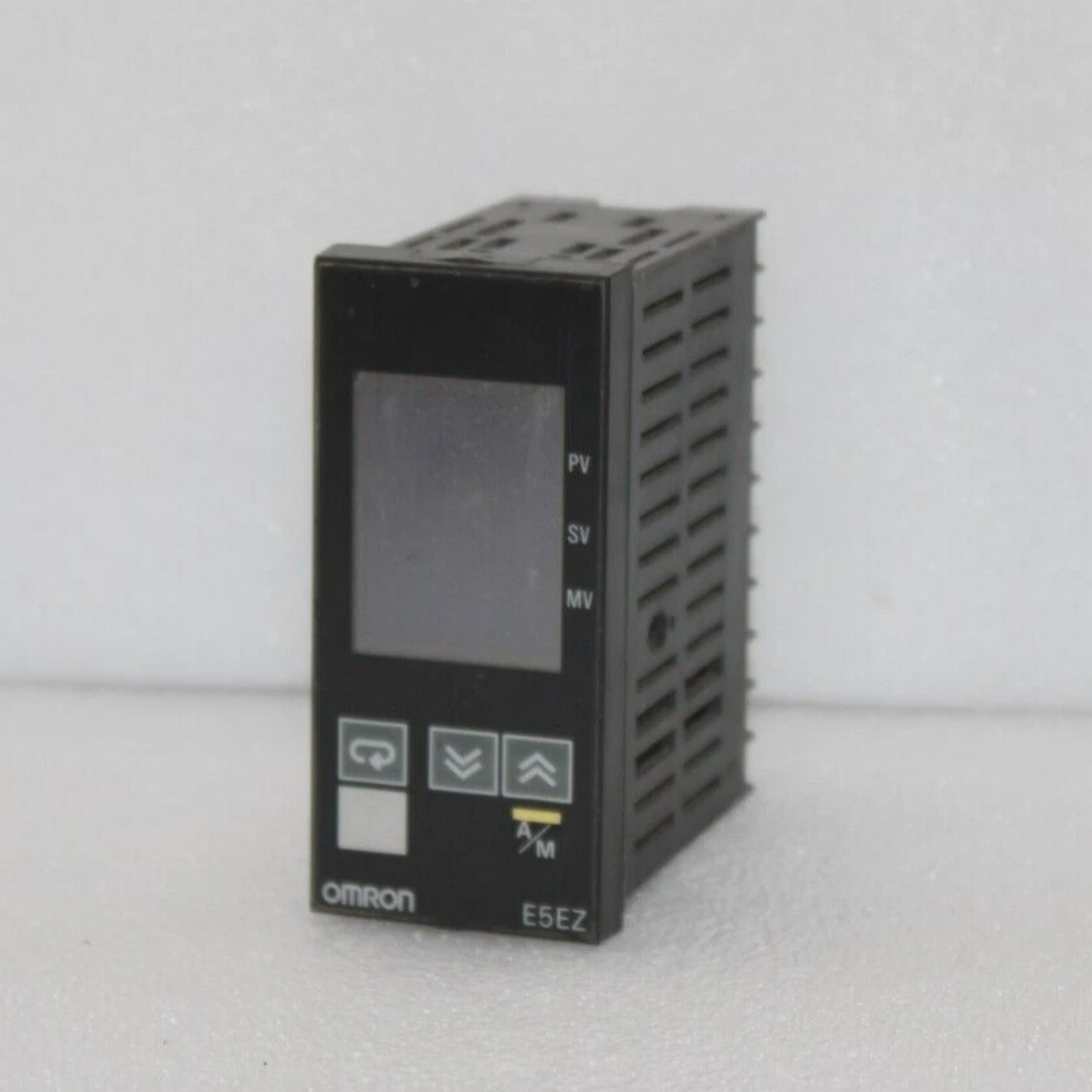 OMRONE5EZTEMPERATURECONTROLLERE5EZ-PRR203T