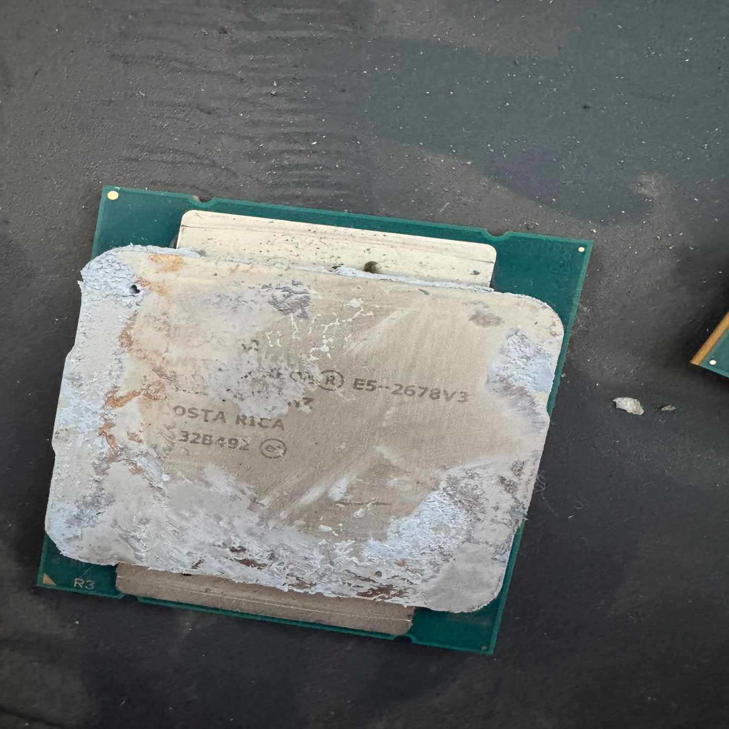 咨询-E5-2678V3CPU。