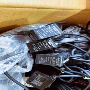 议价科V-L101色标传感器制袋机电眼颜色感应器纠偏适用