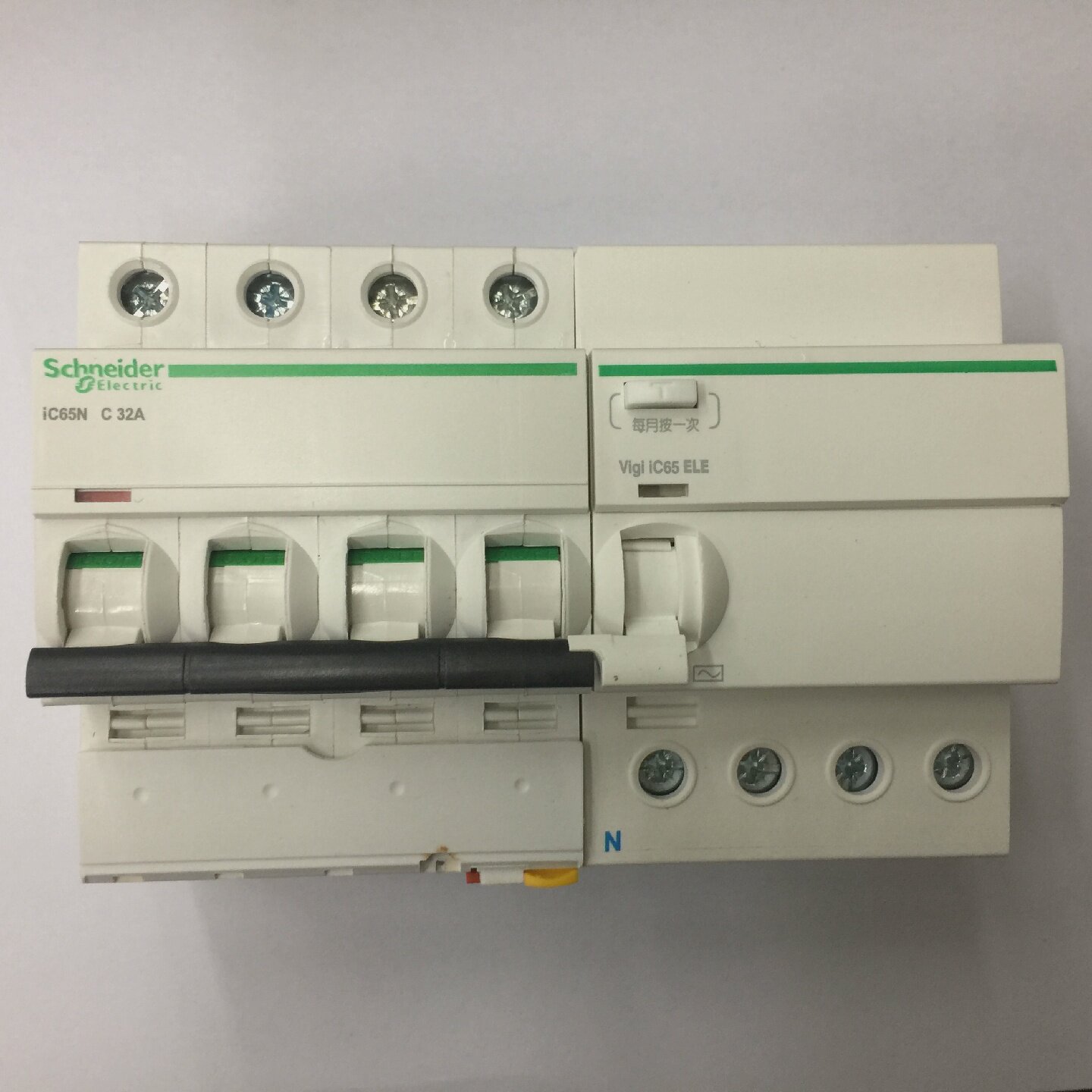 询价原装正品iC65N4PC32A30mA施耐德剩余电流动作保护小型漏电开