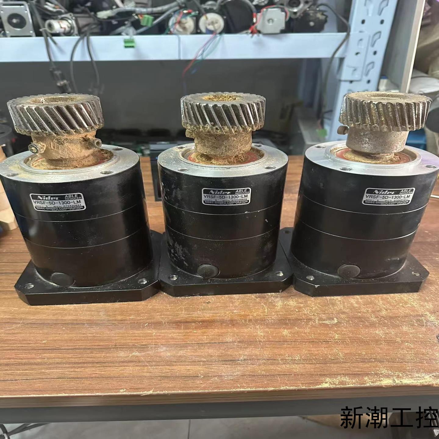 新宝减速机型号VRSF-5D-1300-LM现货三台成色如图议价商品