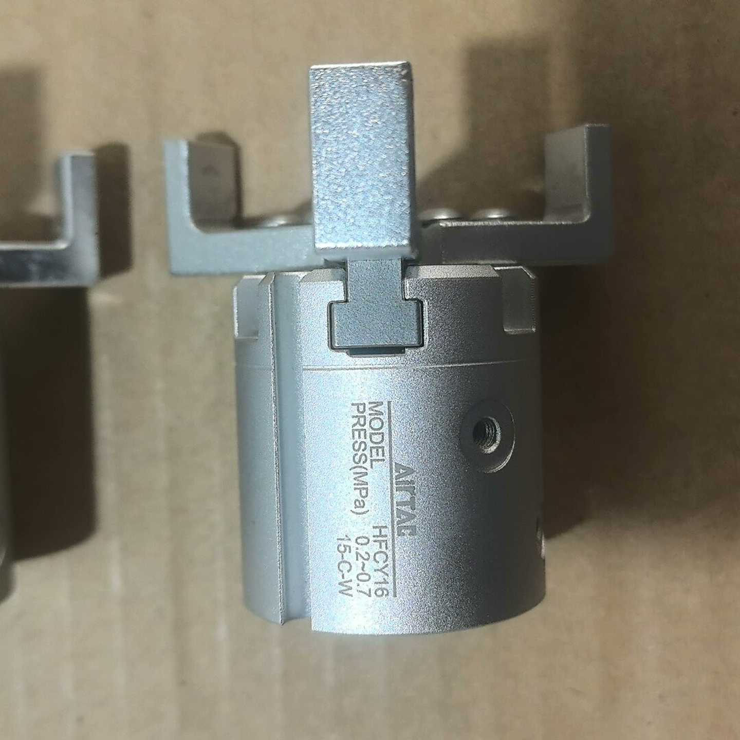 议价亚德客激光标三爪手指气缸,HFCY16,9成新,实物图,有三