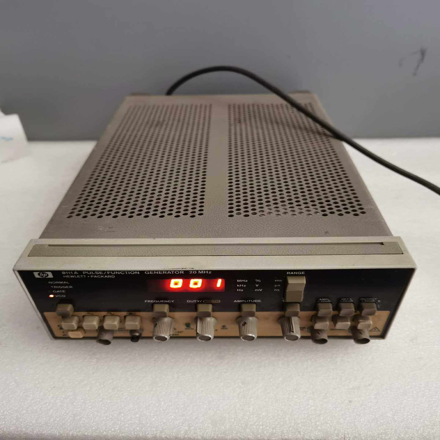 【请询价】HP8111A信号发生器功能完好使用正常非偏远包邮