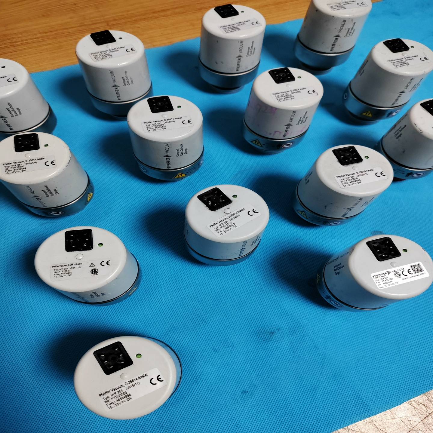 德国普发IKR251真空计，型号PTR25500，18年1月--议价商品