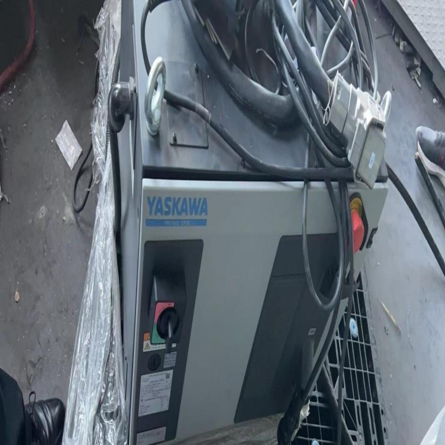 岚岚机械yrc1000安川机器人控制柜GP25带bc线缆示教器询价