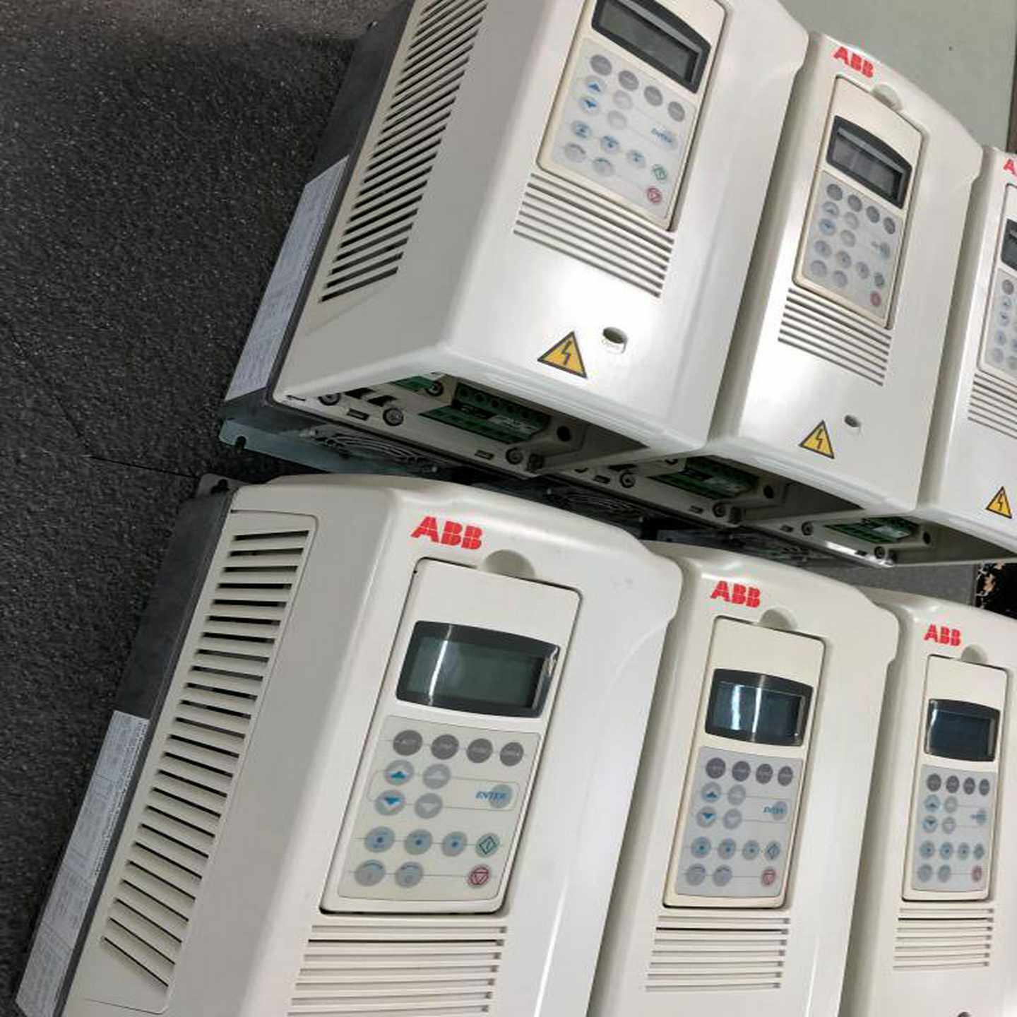 （议价）ACS800-01-0004-3P901变频器2.2