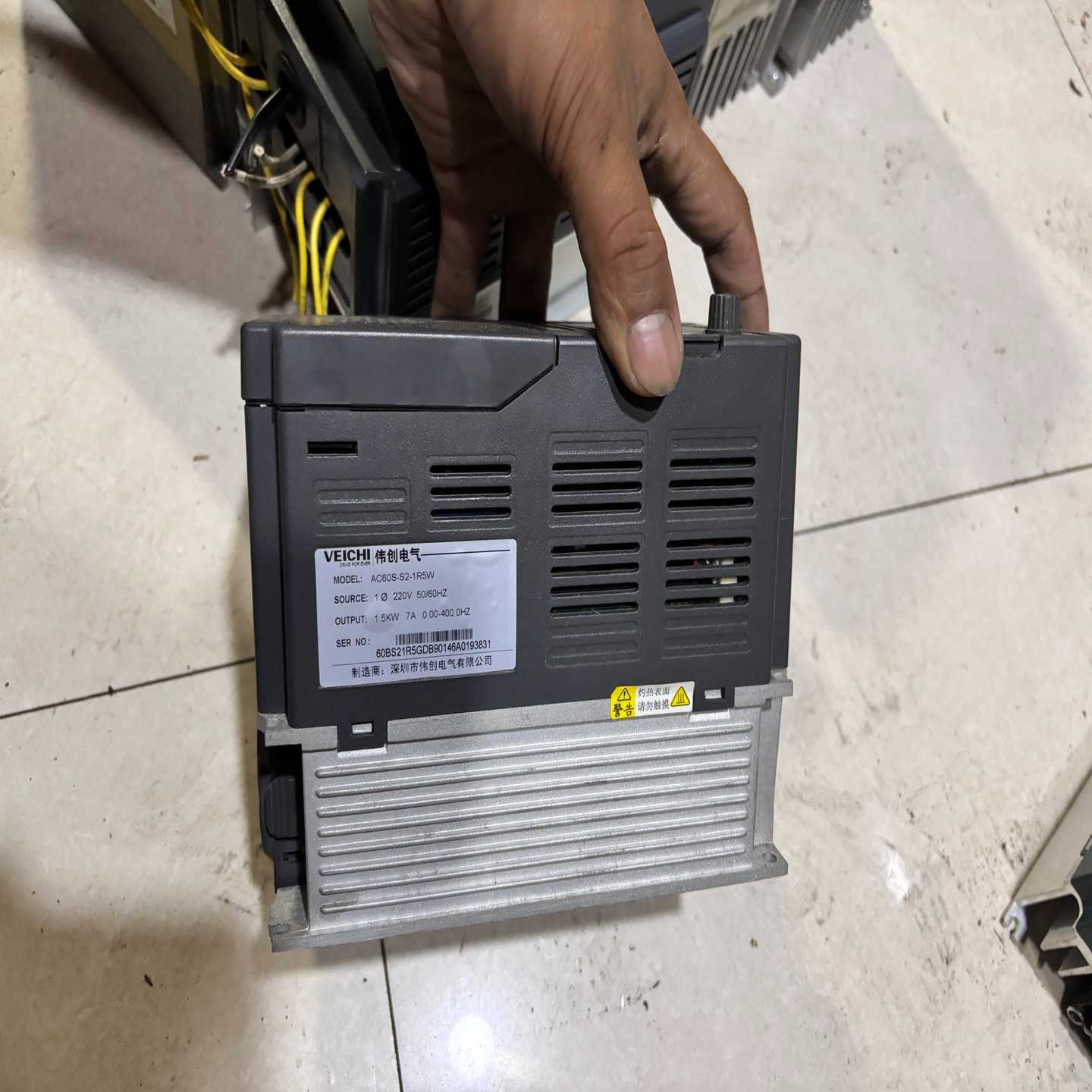 咨询-伟创变频器1.5kw220v伟创AC60S-S2-1R5W拆