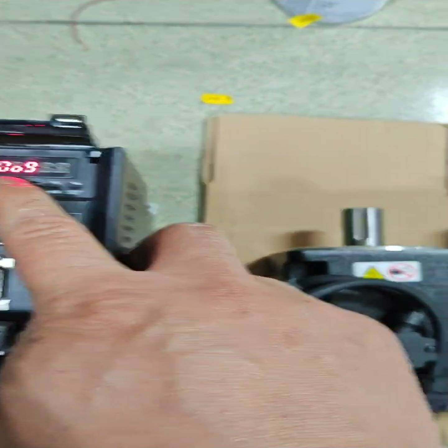 出售汇川伺服驱动器SV630NS5R5I，总线搭配MS1H4{议价}