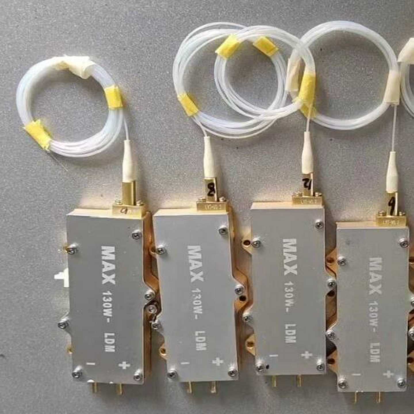 MAX激光泵浦源，130瓦，(开直出光孔，开红光同轴孔，带红--议价